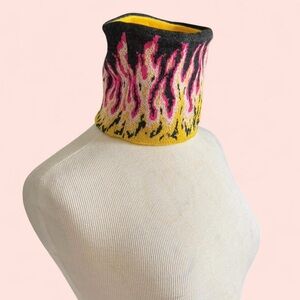 Y2k 2000’s Vintage Pink and Yellow Classic Flames Print Knit Scarf